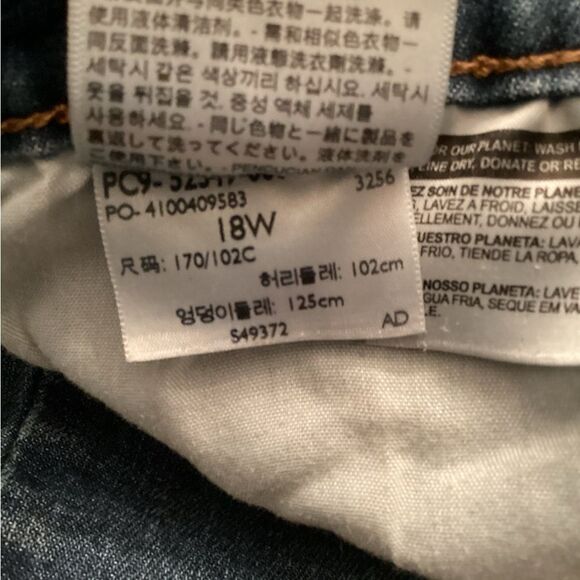 LEVI'S SIZE 18W WEDGIE BUTTON FLY BLUE JEANS - Picture 8 of 8